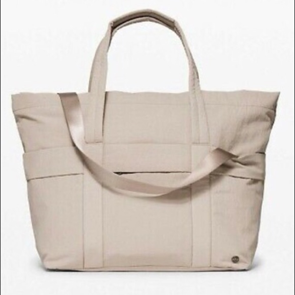 LULULEMON On My Level tote bag